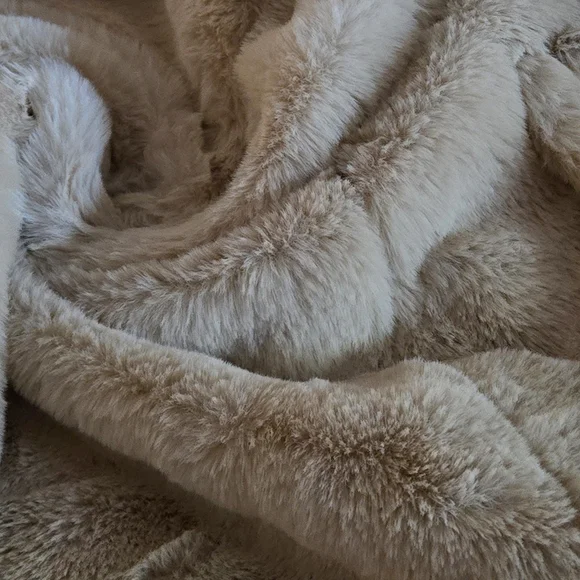 The Impeccable Pig Open Front Cream Faux Fur Vest Ultra Soft Women's S - Picture 9 of 15